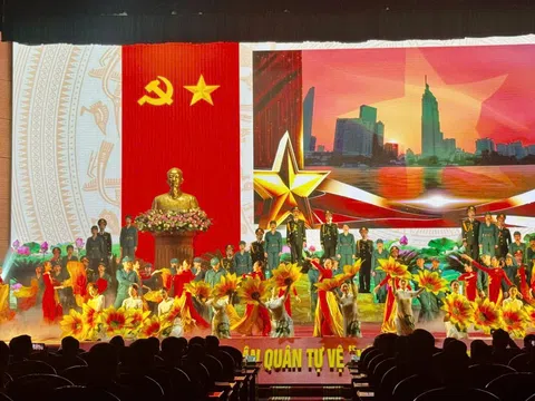 Tổng duyệt chương trình nghệ thuật đặc biệt "Chiến sĩ sao vuông - 90 năm một chặng đường"
