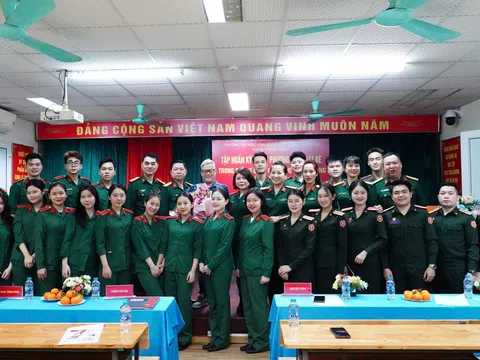 Khoa Thanh nhạc tổ chức tập huấn kỹ thuật, phương pháp hát bè trong phong cách nhạc nhẹ