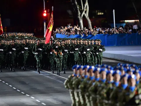 PHOTO: Thành phố mang tên Bác những ngày tháng Tư lịch sử “rộn ràng, linh thiêng và đầy tự hào”