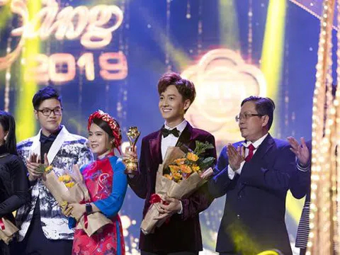 Mai Vàng 2019: Ngô Kiến Huy nhận giải 3 năm liên tiếp ở 3 lĩnh vực, Lan Ngọc thắng 'Nữ diễn viên điện ảnh, truyền hình được yêu thích'