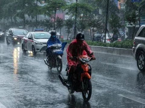 Mưa rào và dông bao trùm nhiều khu vực trên cả nước