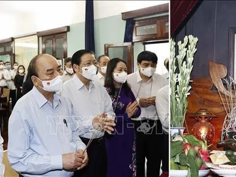 Chủ tịch nước Nguyễn Xuân Phúc dâng hương tưởng niệm Chủ tịch Hồ Chí Minh