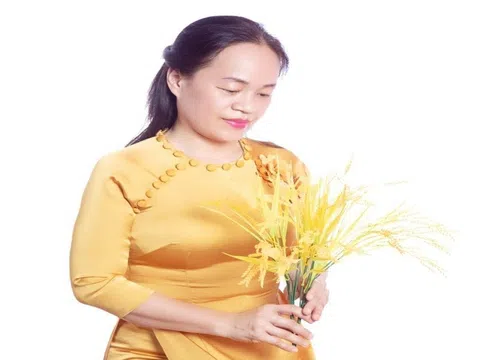 Người đam mê thổi hồn vào những tà áo dài truyền thống dân tộc