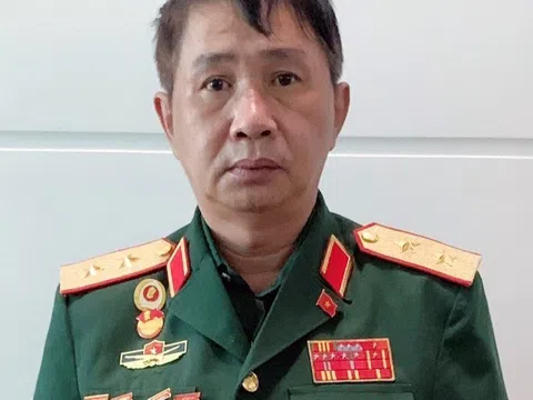 Tạm giữ 2 kẻ mạo danh trung tướng, đại úy quân đội để thông chốt