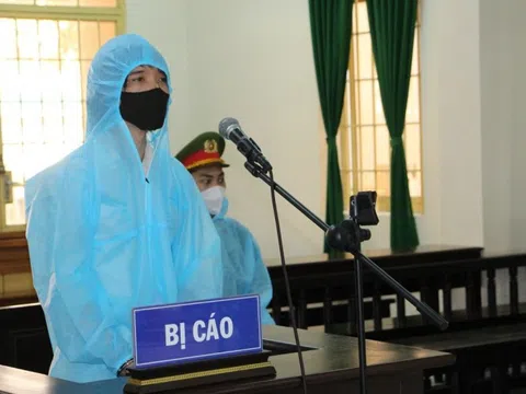 An Giang: Đòi tiêm vaccine Pfizer, một thanh niên cầm dao chém gây thương tích cho 1 cán bộ Công an