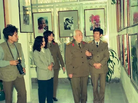 May mắn vì được chụp ảnh Đại tướng Võ Nguyên Giáp