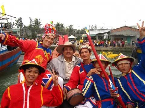 Vận dụng lý thuyết tương đối văn hóa bàn về ứng xử văn hóa đối với tục hiến sinh trong một số lễ hội truyền thống