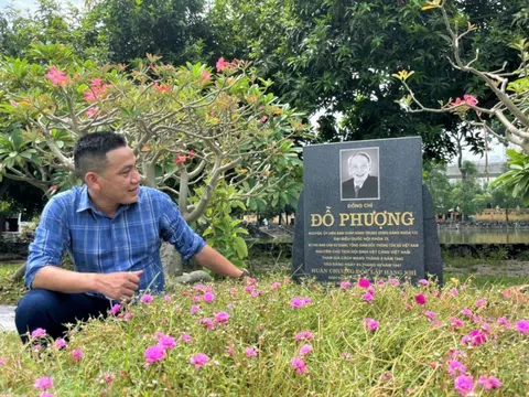 Thăm mộ cụ Đỗ Phượng nhớ vế đối của Giáo sư Vũ Khiêu