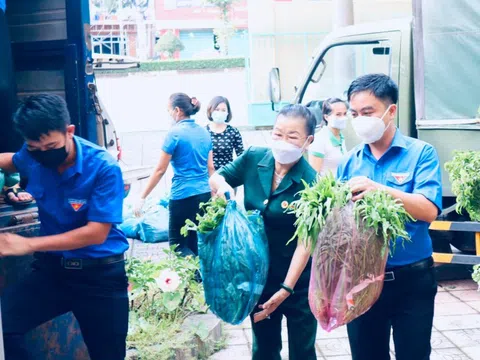 Hướng về “tâm dịch” TP HCM, hàng chục kiều bào cùng người Bình Phước “trợ sức” gần 900 hộ gia đình
