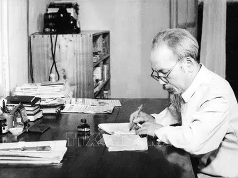 Đưa nghị quyết Đại hội XIII của Đảng vào cuộc sống: Xây dựng hệ giá trị văn hóa, hệ chuẩn mực con người trong thời kỳ hội nhập