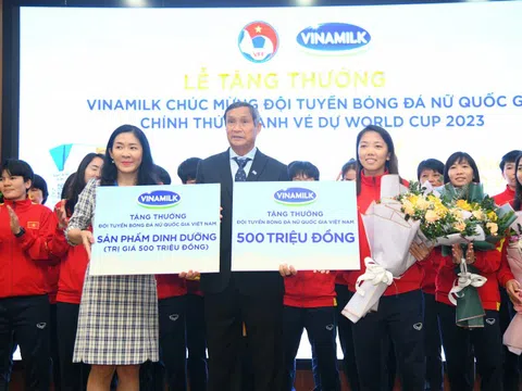 Vinamilk thưởng nóng 1 tỷ đồng khích lệ thành tích xuất sắc của tuyển bóng đá nữ