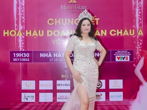 Á hậu Phạm Thị Kim Oanh chấm thi tại chung kết Hoa hậu Doanh nhân Châu Á Việt Nam 2022