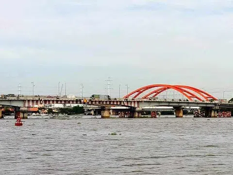Du lịch trên sông Sài Gòn