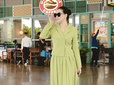 Á hậu Nguyễn Thị Hải Yến - Phó Trưởng BTC Hoa hậu Doanh Nhân Du lịch Việt Nam 2023 đầy tươi tắn khi đón các thí sinh