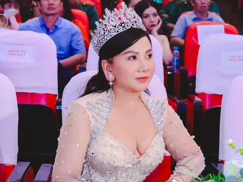 Hoa hậu Thiện nguyện Yến Phượng nổi bật trên hàng ghế giám khảo