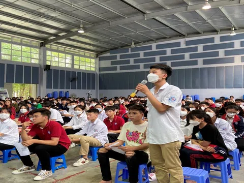 Trường Đại học Chu Văn An: Hướng nghiệp cho học sinh THPT