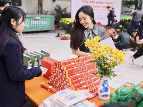 CEO Phương Dư xinh đẹp rạng rỡ làm Ban giám khảo cuộc thi "Vui gói bánh chưng - tưng bừng đón Tết" chào xuân Quý Mão 2023
