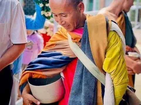 Sư thầy Thích Minh Tuệ