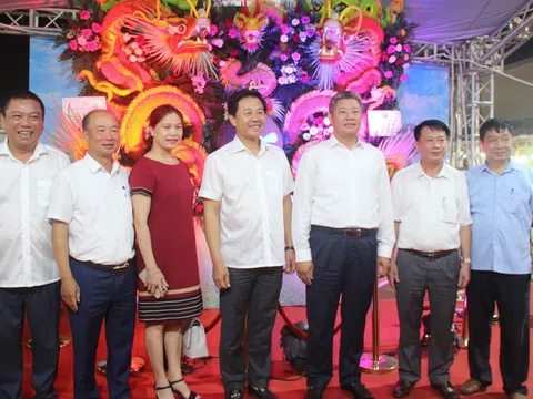 Khai mạc Hội chợ sản phẩm làng nghề và nông sản thực phẩm an toàn trên địa bàn thành phố Hà Nội năm 2024 tại huyện Thanh Oai
