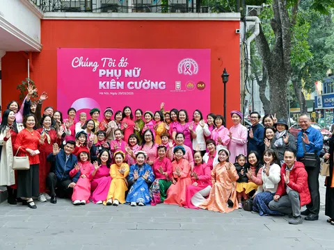 Ra mắt Dự án sách ảnh "Chúng tôi đó - Phụ nữ kiên cường"