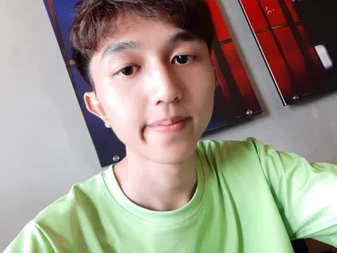 Chàng trai 10X Đà thành Đặng Trà Xuân Minh hát hay, đàn giỏi được cộng đồng mạng yêu mến