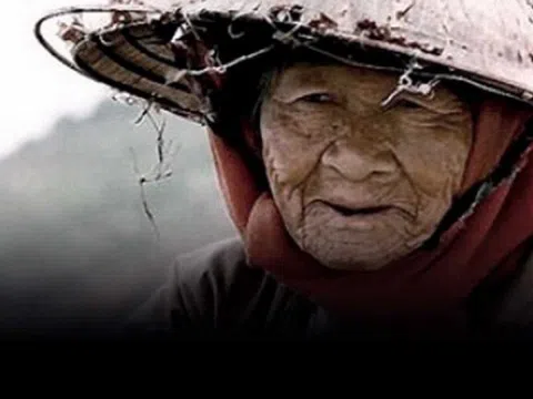 Viết cho mẹ ngày 8.3: Đôi mắt của mẹ