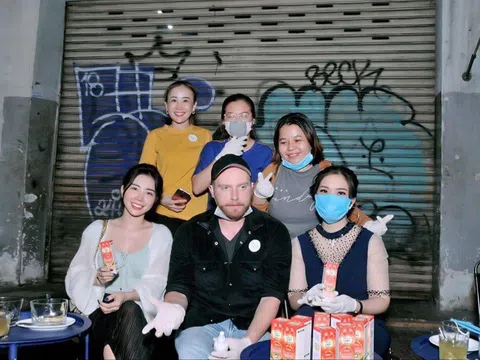 Ca sĩ Kyo York cùng doanh nhân, hoa hậu chung tay đẩy lùi Covid-19
