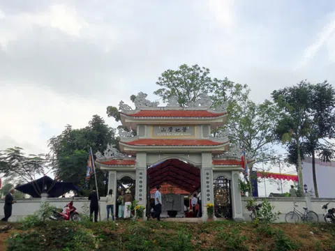 Viếng dinh Bà Chiêm Sơn