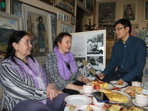 Di sản văn hóa Việt Nam trong gia đình hoạ sỹ công huân Nga