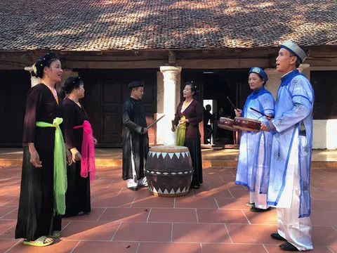 Phú Thọ: Độc đáo hát Trống quân làng Hữu Bổ