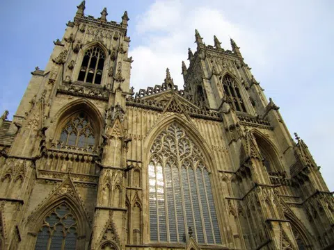 Vẻ đẹp khó cưỡng của nhà thờ York Minster