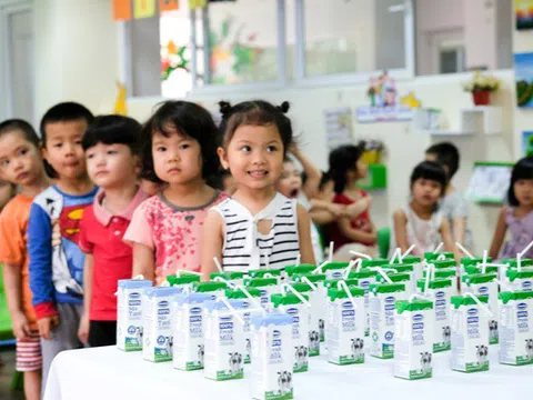 Tham gia uống Sữa học đường, trẻ mầm non Đà Nẵng có thêm cơ hội được giáo dục các kĩ năng sống