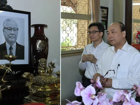 Thủ tướng dâng hương các đồng chí nguyên lãnh đạo Đảng, Nhà nước, Chính phủ đã từ trần