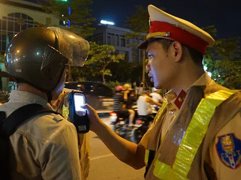Đo nồng độ cồn: Dùng riêng ống thổi, sát khuẩn thiết bị đo