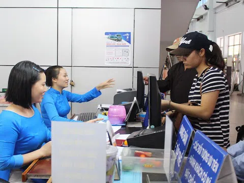 Miễn, giảm phí đổi, trả vé tàu cho học sinh, sinh viên