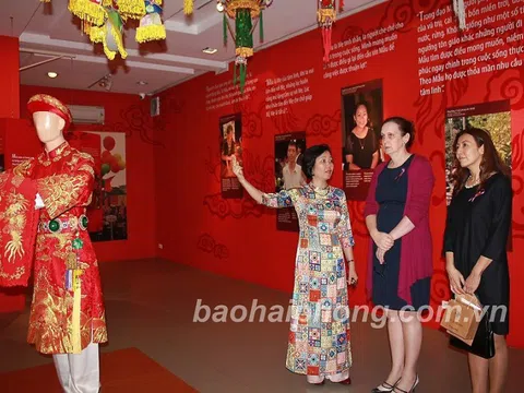 “Làm mới” bảo tàng