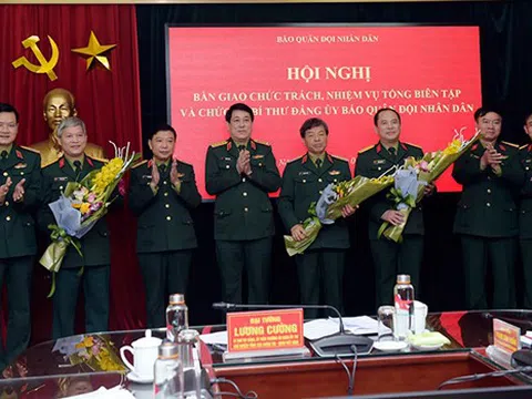 Bàn giao chức trách nhiệm vụ Tổng Biên tập, Bí thư Đảng ủy Báo QĐND