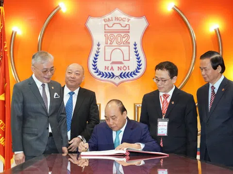 Chùm ảnh: Thủ tướng chúc mừng Ngày Thầy thuốc Việt Nam