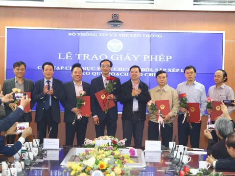 Trao giấy phép cho các tạp chí chuyển đổi, sắp xếp lại theo quy hoạch báo chí