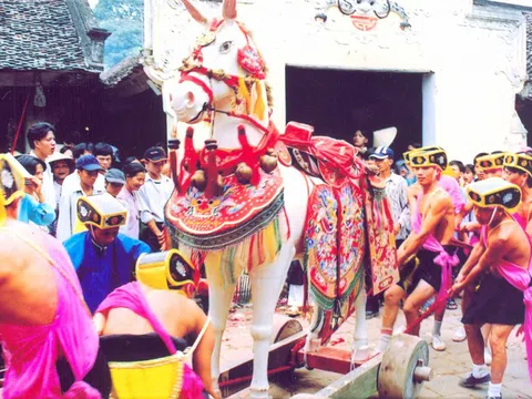 Lễ hội cổ truyền trong xã hội đương đại