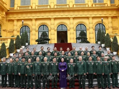 Phó Chủ tịch nước gặp mặt đoàn đại biểu BLL Cựu chiến binh Sư đoàn 304
