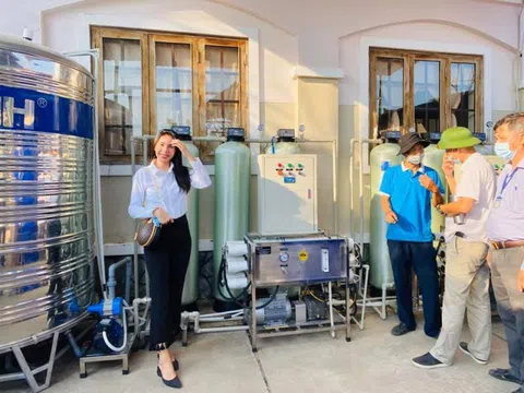 Thuỷ Tiên quyên góp 13,5 tỷ đồng, lắp trạm nước ngọt cho 4000 người dân Bến Tre