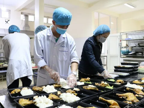 Những mẩu chuyện vui buồn thời Covid-19