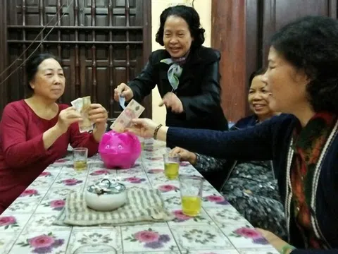 Nuôi lợn nhựa để góp yêu thương