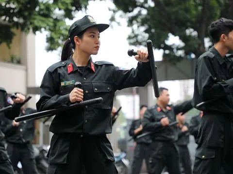 Sẵn sàng trên tuyến đầu chống dịch Covid-19: Các chiến sĩ Công an nhân dân xông pha mọi mặt trận