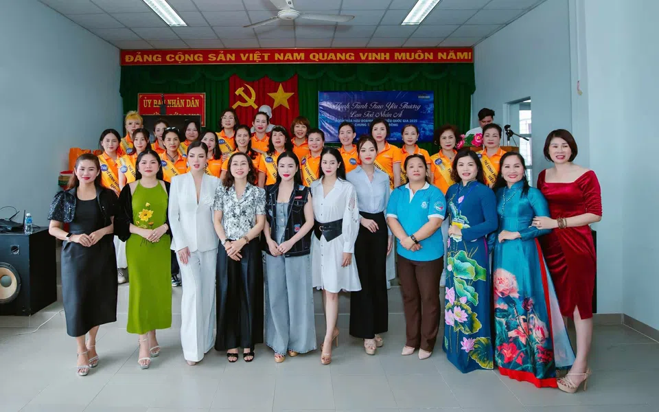 Đoàn Hoa hậu Doanh nhân Siêu Quốc Gia 2025 trao quà cho 30 phụ nữ khó khăn tại tỉnh Bình Thuận