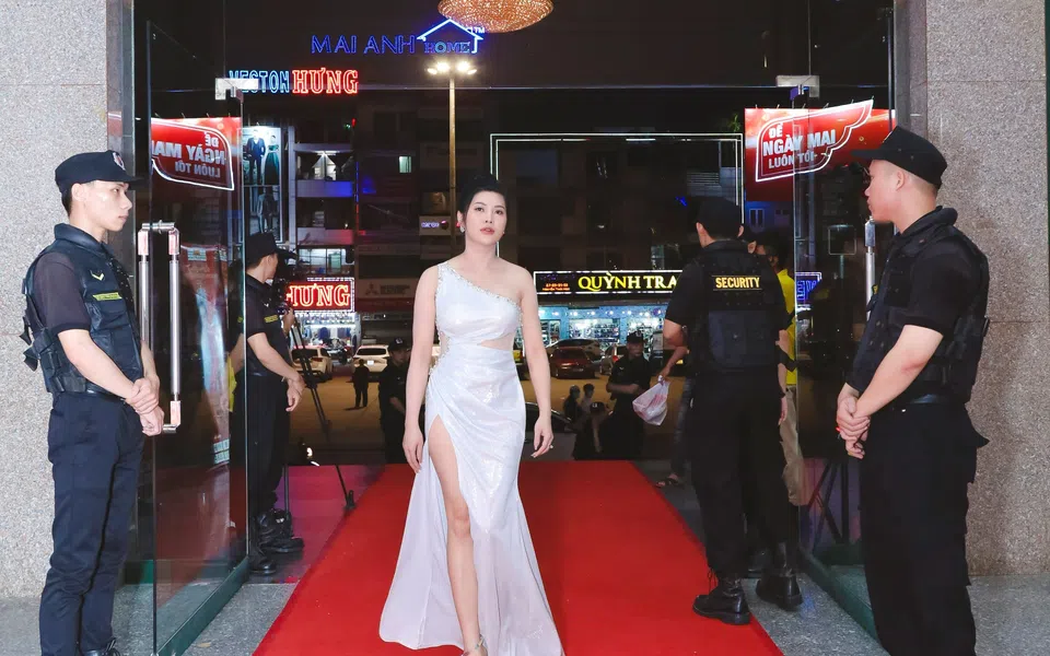 Bác sĩ Thu Venus xuất hiện đầy khí chất trong đêm chung kết Hoa hậu Doanh nhân Việt Nam 2022