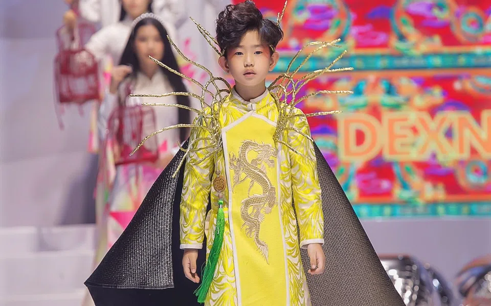 Model kid Minh Triết kết màn chuyên nghiệp cho bộ sưu tập "Ấn tượng Châu Á"
